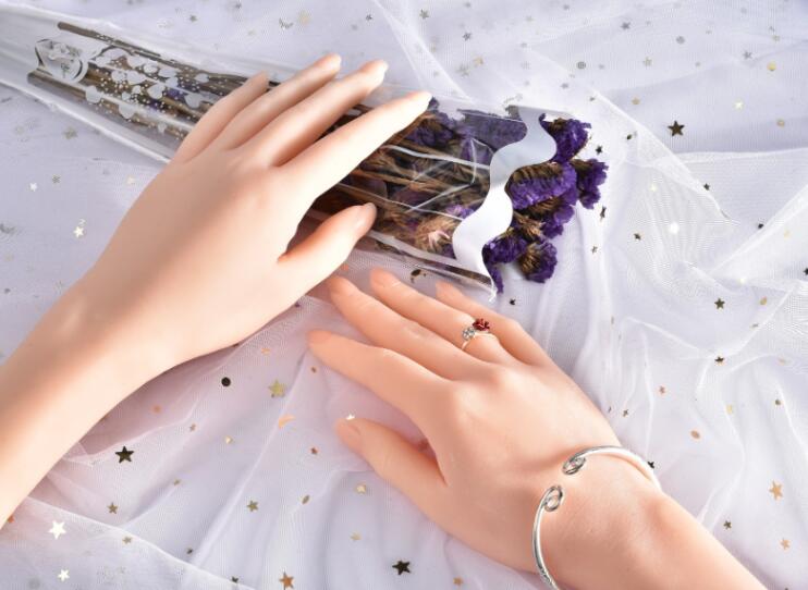 2025 echte weibliche Handschau – Body Jewelry Plus Bewertung und Preis