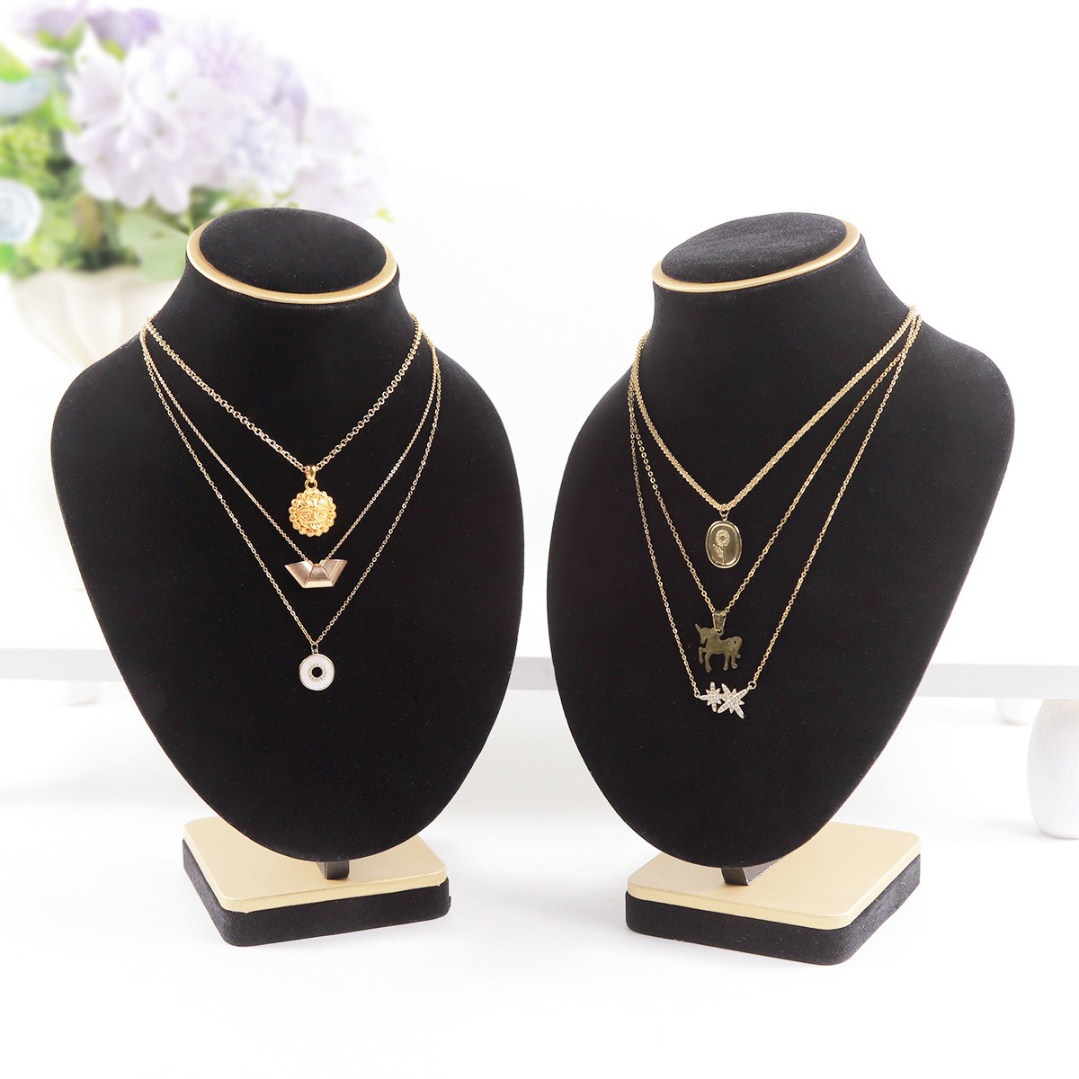 Körper-Schmuckbüste aus schwar – Body Jewelry Store Bewertung und Preis
