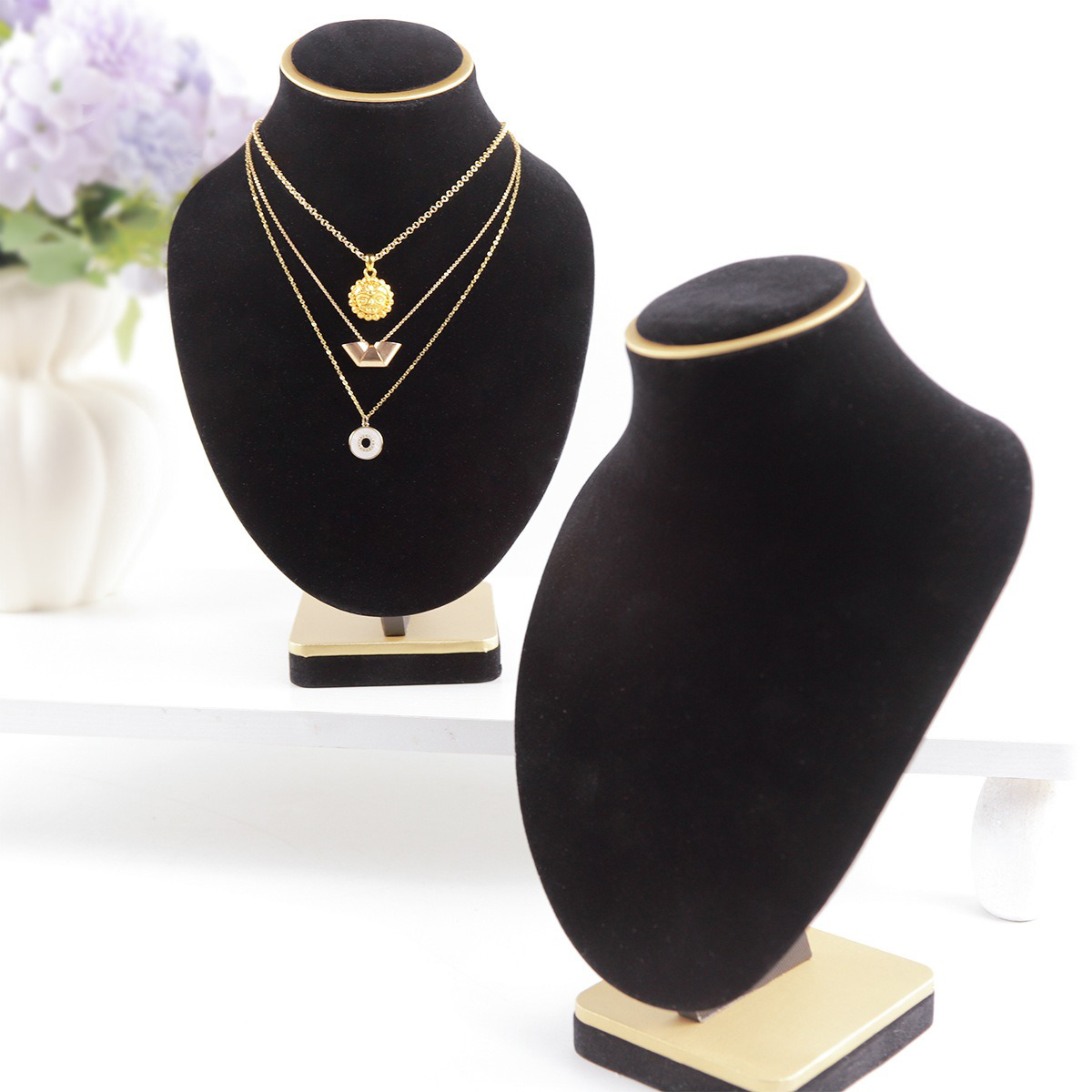 Körper-Schmuckbüste aus schwar – Body Jewelry Store Bewertung und Preis