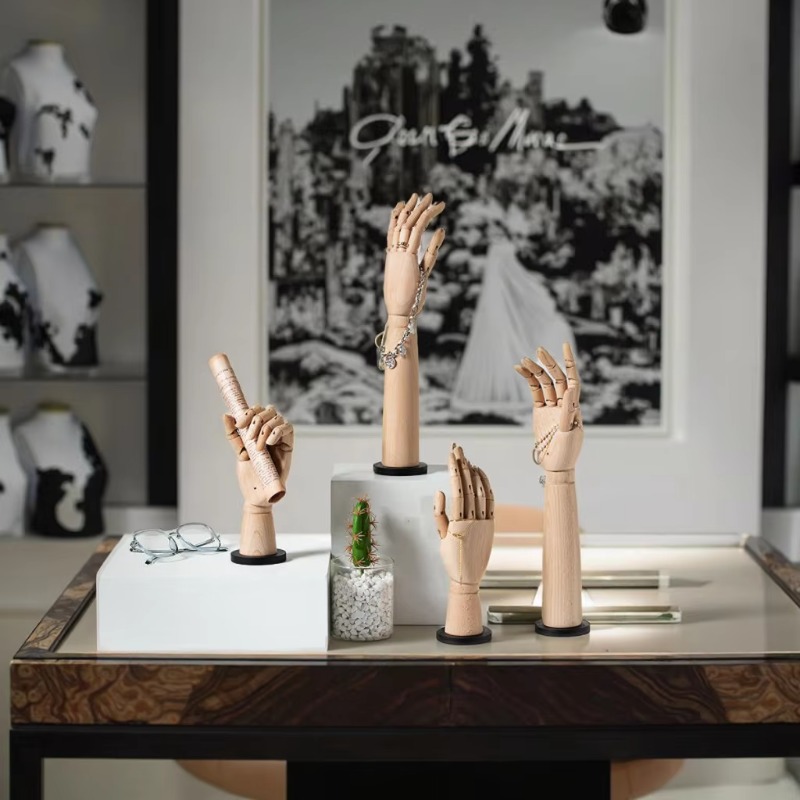 Handschaufensterpuppenständer  – Body Jewelry Store Bewertung und Preis
